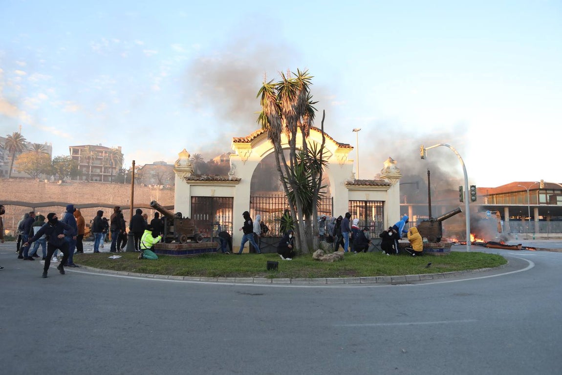Fotos: La Policía actúa en la protesta del Metal en Cádiz