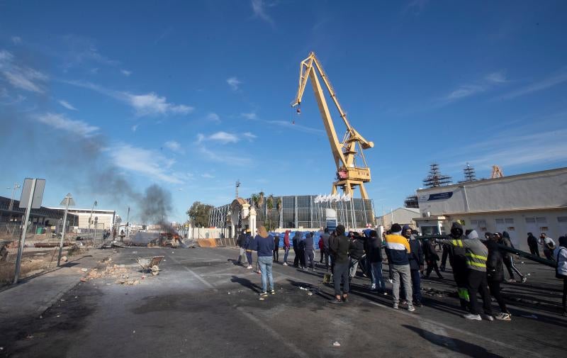 En imágenes, los disturbios provocados por la huelga de los trabajadores del metal de Cádiz