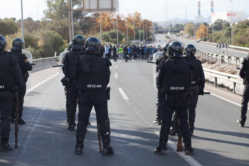 En imágenes, los disturbios provocados por la huelga de los trabajadores del metal de Cádiz