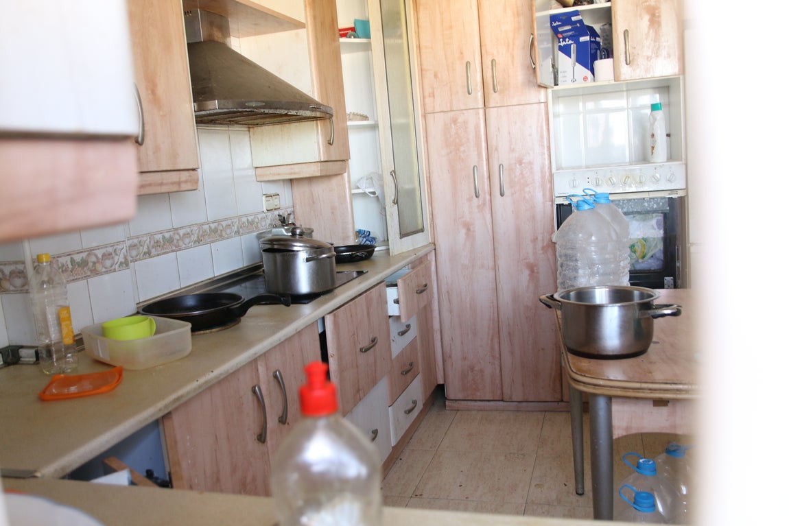 En imágenes,  el inmueble en el que han muerto tres personas en un incendio &#039;intencionado&#039;en Almería