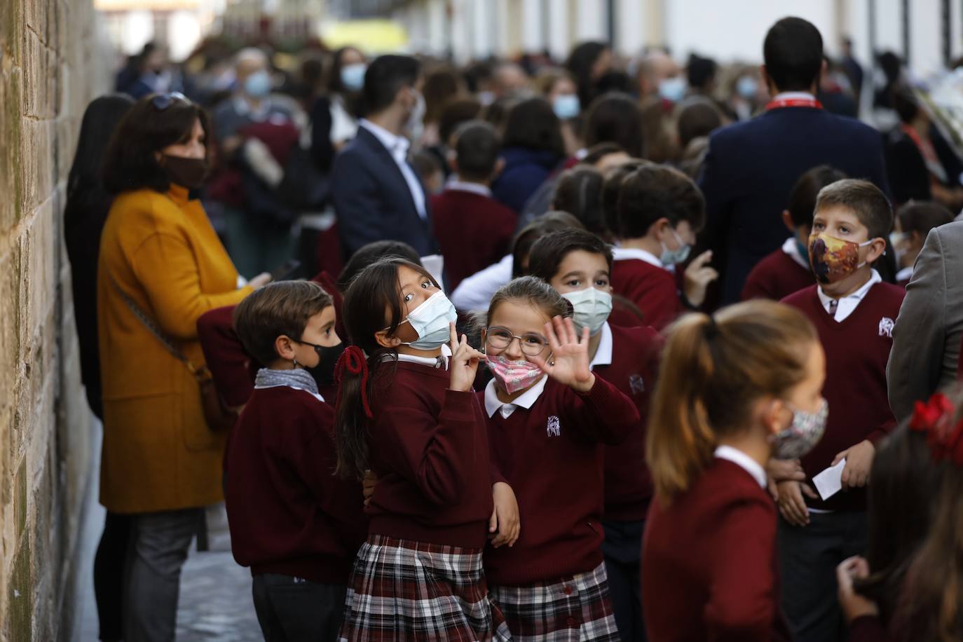 La procesión de San Acisclo y Santa Victoria, patronos de Córdoba, en imágenes