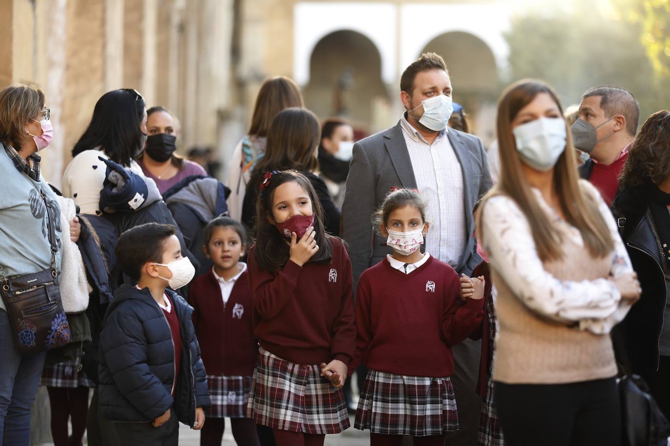 La procesión de San Acisclo y Santa Victoria, patronos de Córdoba, en imágenes