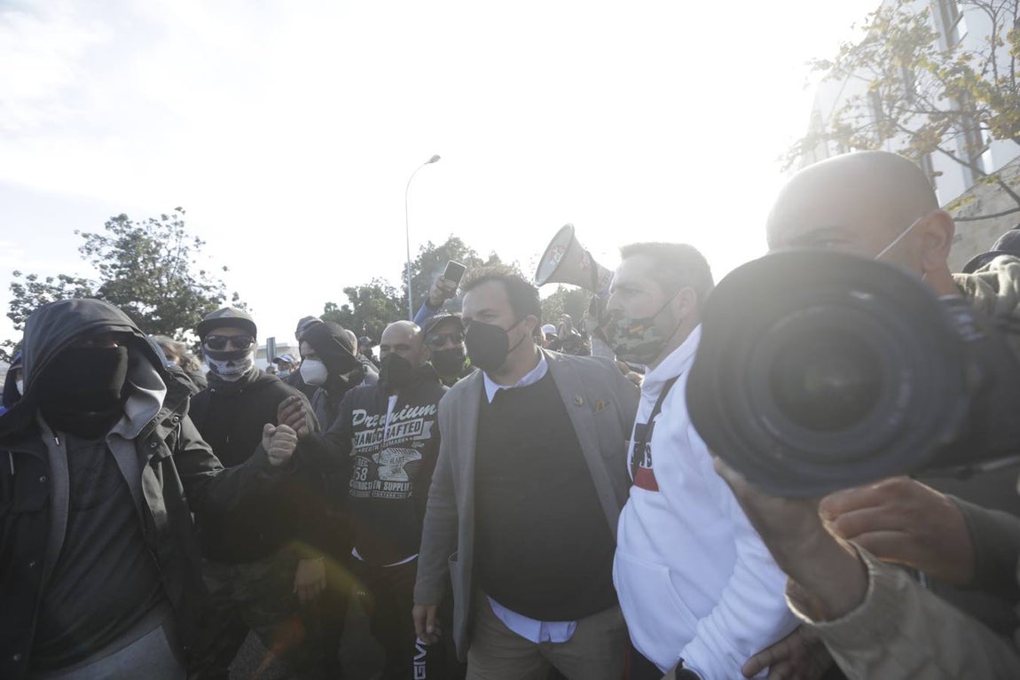 FOTOS: La huelga del Metal del jueves siembra el caos circulatorio en Cádiz por el movimiento de los piquetes