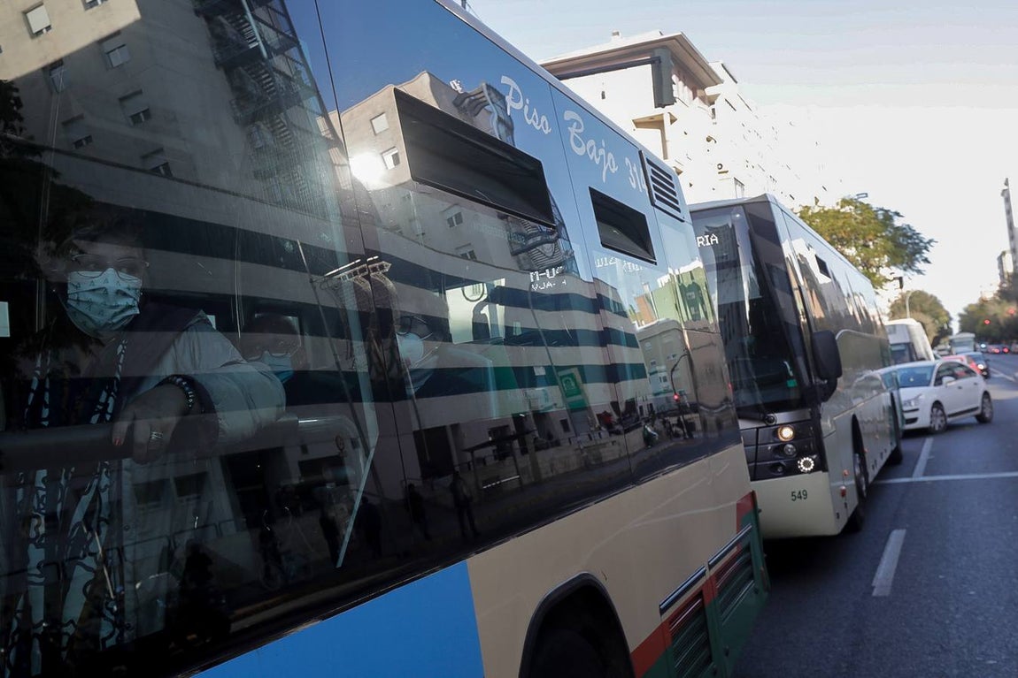 FOTOS: La huelga del Metal del jueves siembra el caos circulatorio en Cádiz por el movimiento de los piquetes