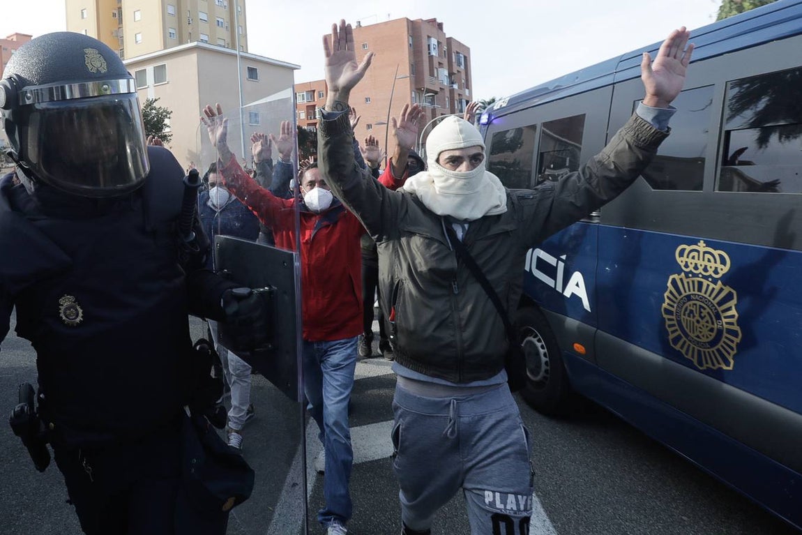Cuarto día de altercados en Cádiz por la huelga del metal
