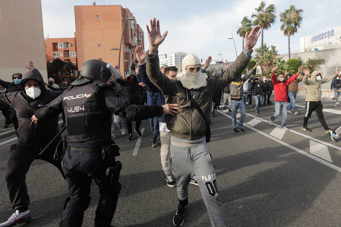 Cuarto día de altercados en Cádiz por la huelga del metal