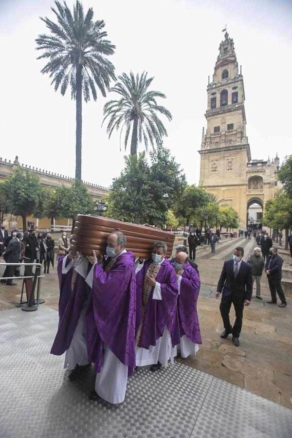 El funeral de Manuel Nieto Cumplido en la Catedral de Córdoba, en imágenes