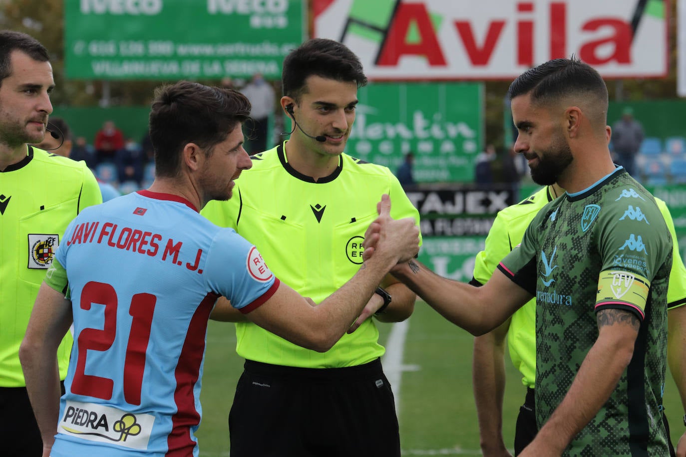 La decepción en el Córdoba CF tras caer ante el Villanovense, en imágenes