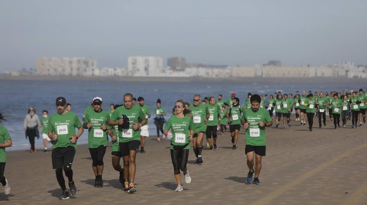 Fotos: VII Carrera Contra el Cáncer en Cádiz