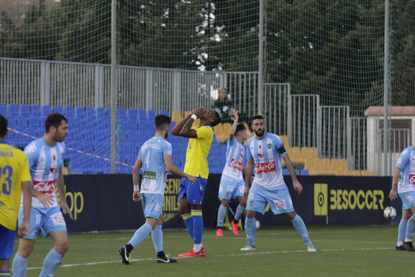 FOTOS: La derrota del Cádiz B ante el Coria, en imágenes