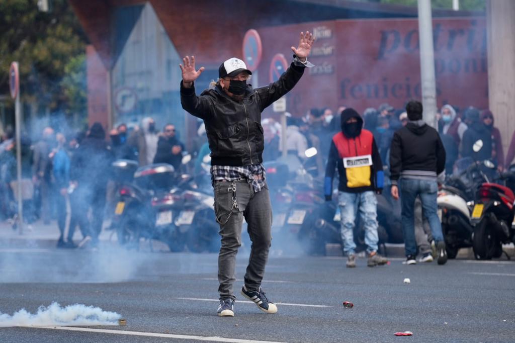 Fotos: Así ha sido la carga policial en la Avenida de Cádiz tras la manifestación de los trabajadores del Metal