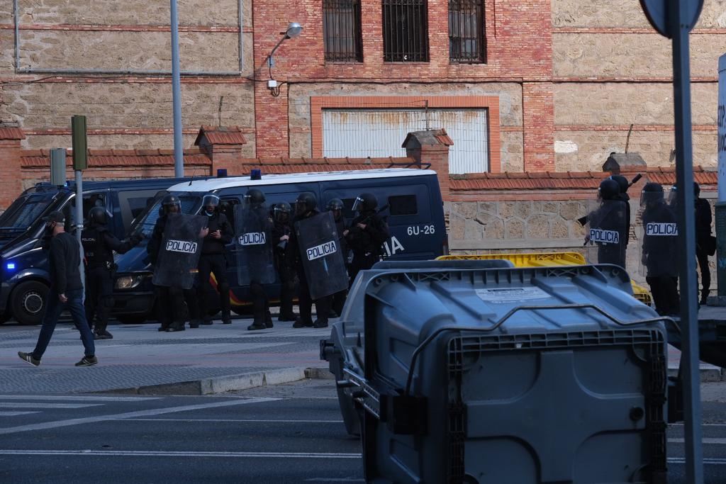 Fotos: Así ha sido la carga policial en la Avenida de Cádiz tras la manifestación de los trabajadores del Metal