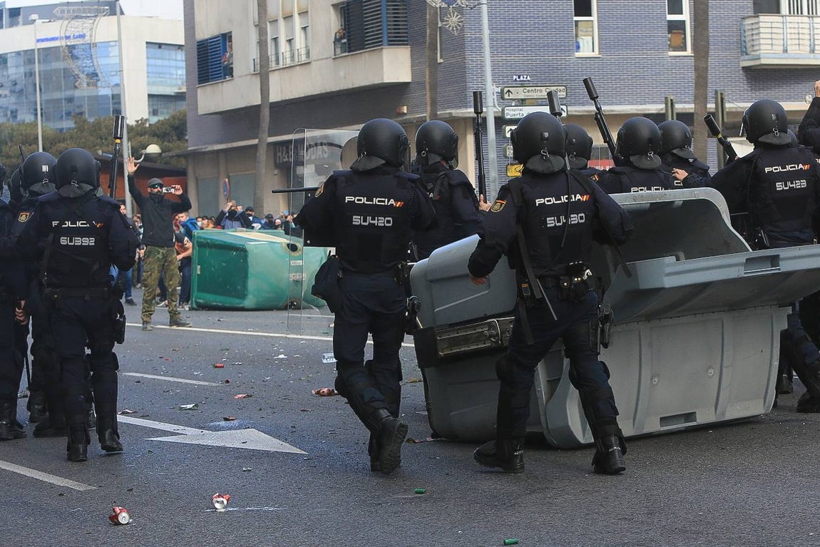 FOTOS: Huelga del Metal el 23-N, un día muy triste para Cádiz y su Bahía