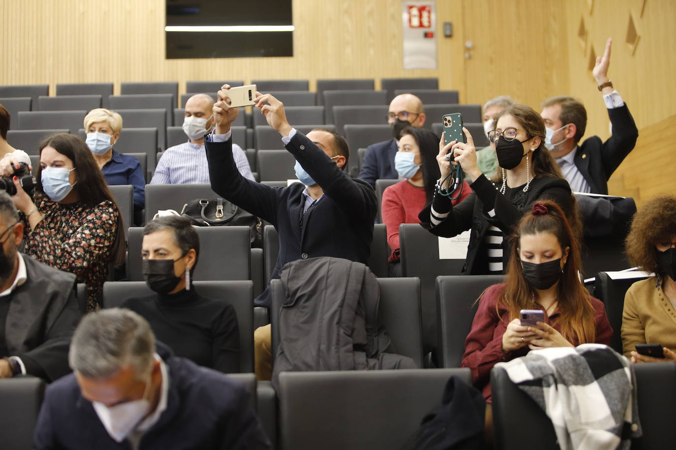 El acto de jura y entrega de reconocimientos a graduados sociales de Córdoba, en imágenes