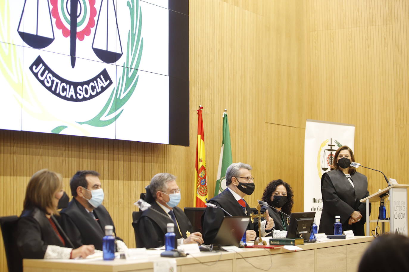 El acto de jura y entrega de reconocimientos a graduados sociales de Córdoba, en imágenes