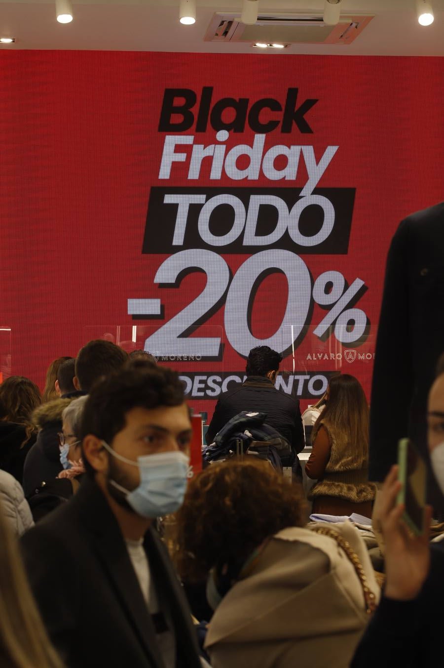 Black Friday 2021 | En imágenes, colas y calles llenas en Córdoba por los descuentos