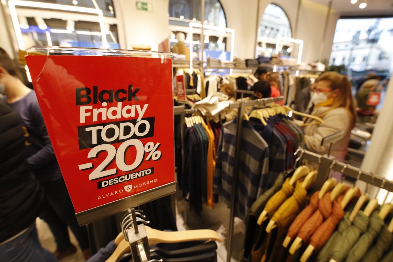 Black Friday 2021 | En imágenes, colas y calles llenas en Córdoba por los descuentos