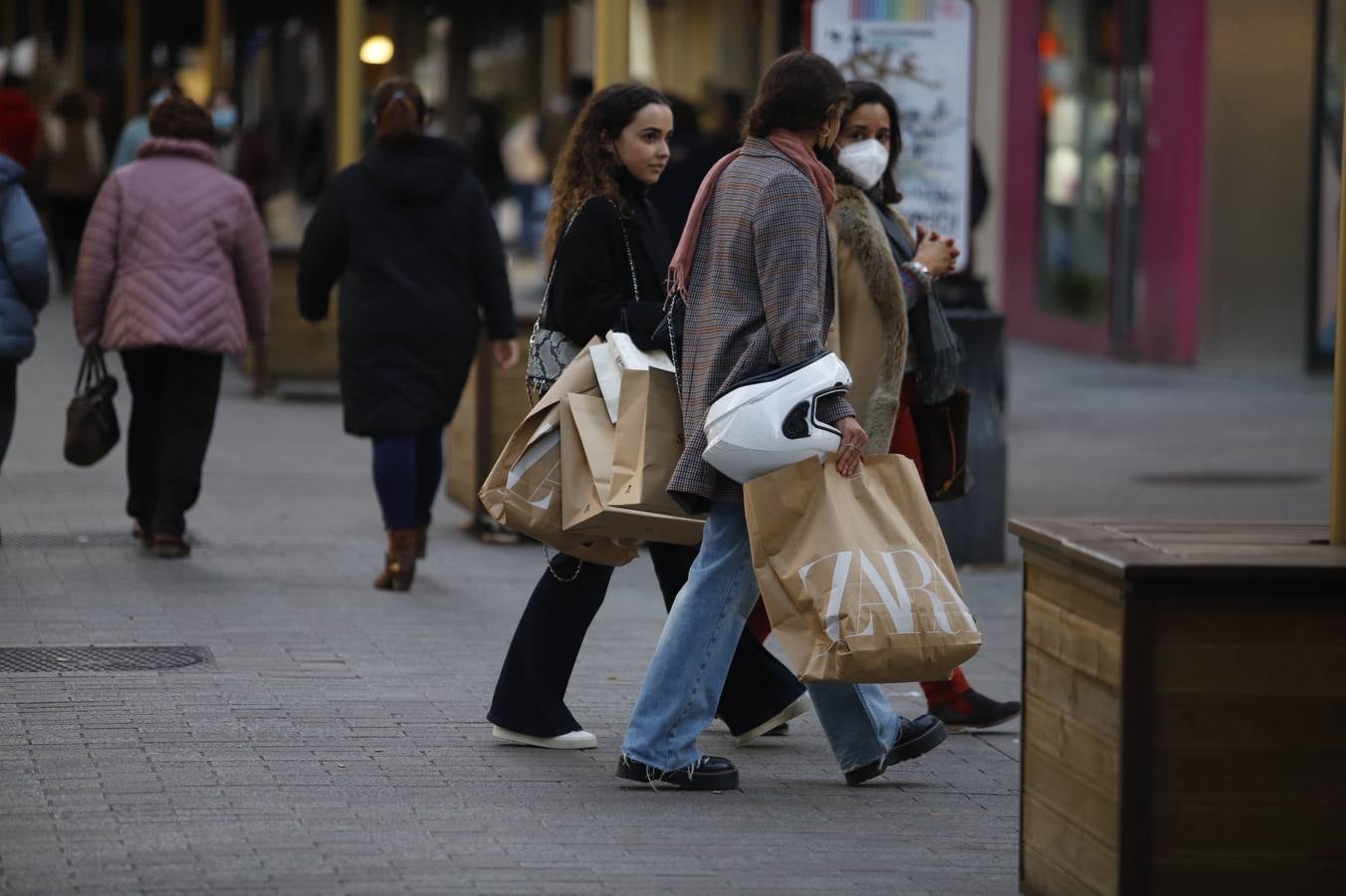 Black Friday 2021 | En imágenes, colas y calles llenas en Córdoba por los descuentos