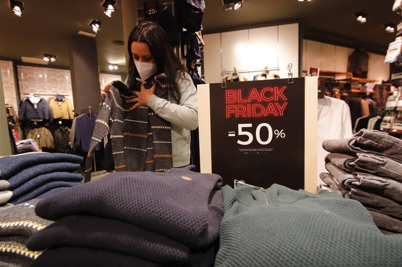 Black Friday 2021 | En imágenes, colas y calles llenas en Córdoba por los descuentos