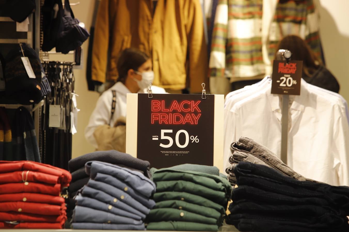 Black Friday 2021 | En imágenes, colas y calles llenas en Córdoba por los descuentos