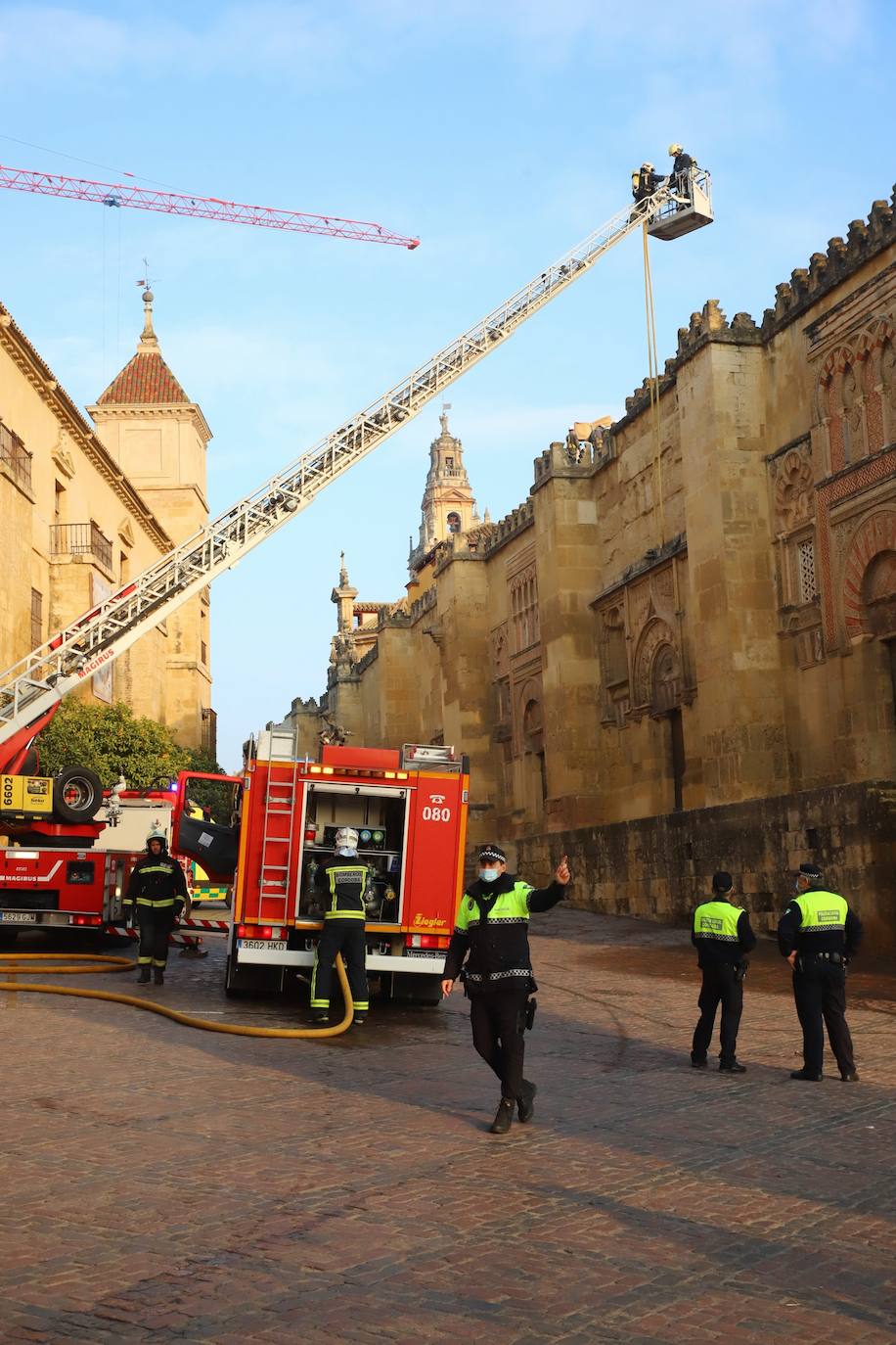 En imágenes, el simulacro de incendio en la Mezquita-Catedral de Córdoba