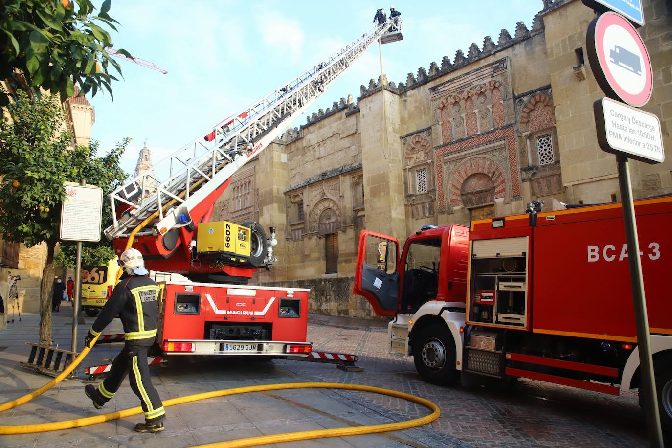 En imágenes, el simulacro de incendio en la Mezquita-Catedral de Córdoba