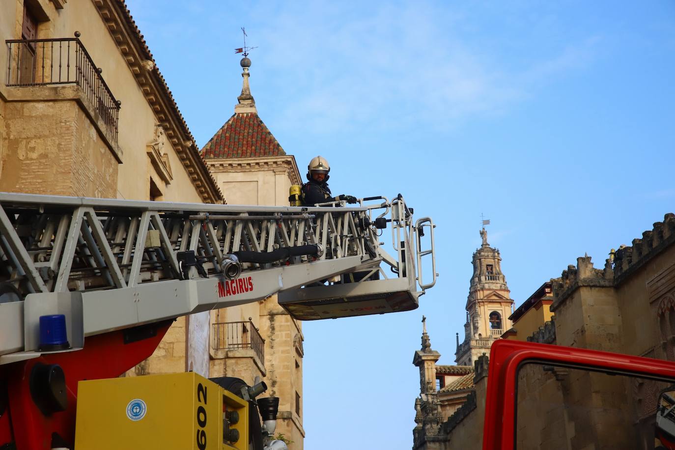 En imágenes, el simulacro de incendio en la Mezquita-Catedral de Córdoba