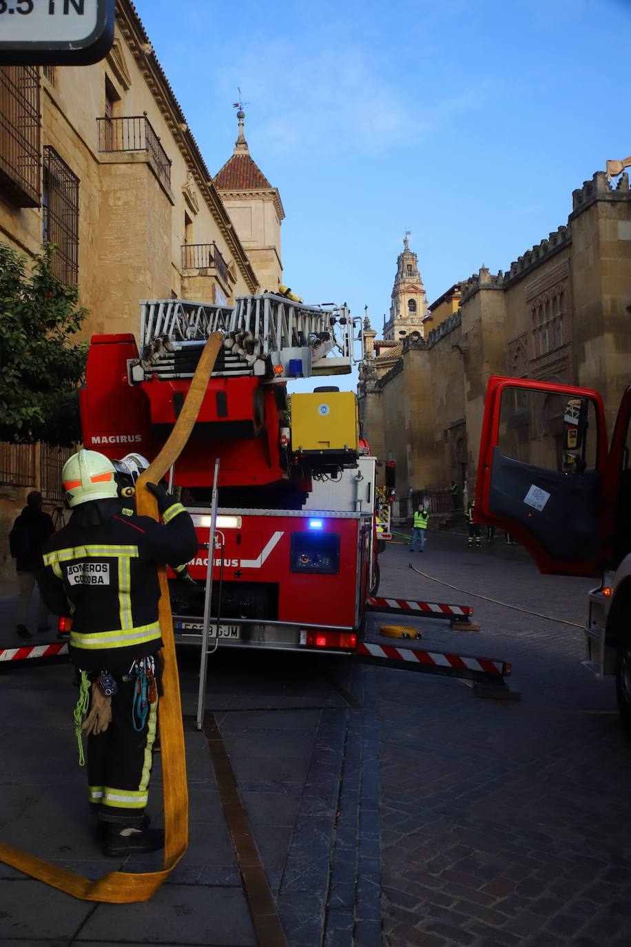 En imágenes, el simulacro de incendio en la Mezquita-Catedral de Córdoba