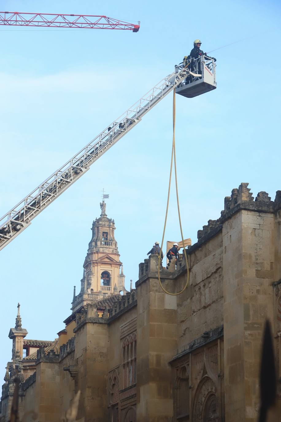 En imágenes, el simulacro de incendio en la Mezquita-Catedral de Córdoba