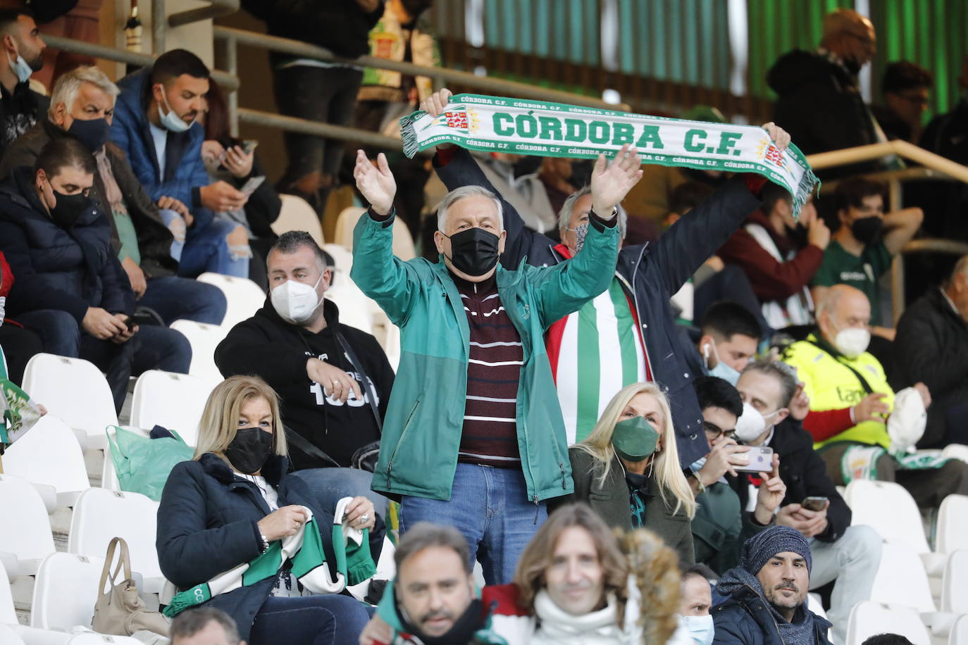 La grada disfruta de la goleada del Córdoba CF al Mérida, en imágenes