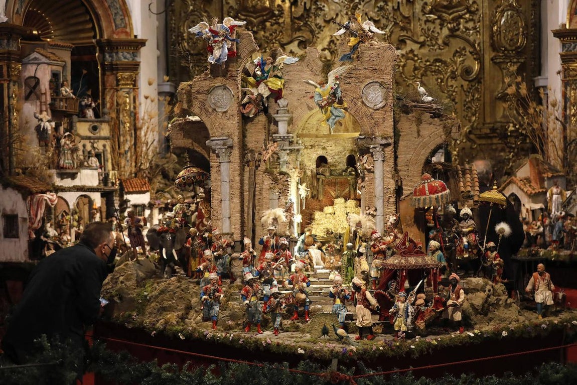 El belén napolitano de la ermita de la Alegría de Córdoba, en imágenes