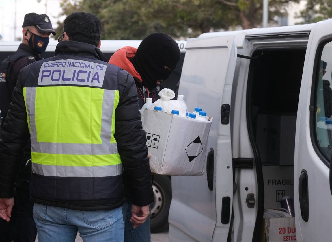FOTOS: Desmantelado un laboratorio de cocaína en Chiclana