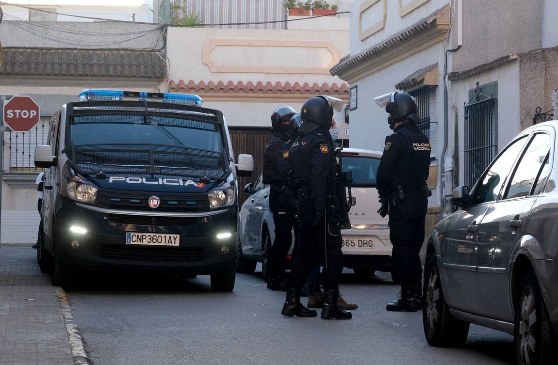 FOTOS: Desmantelado un laboratorio de cocaína en Chiclana