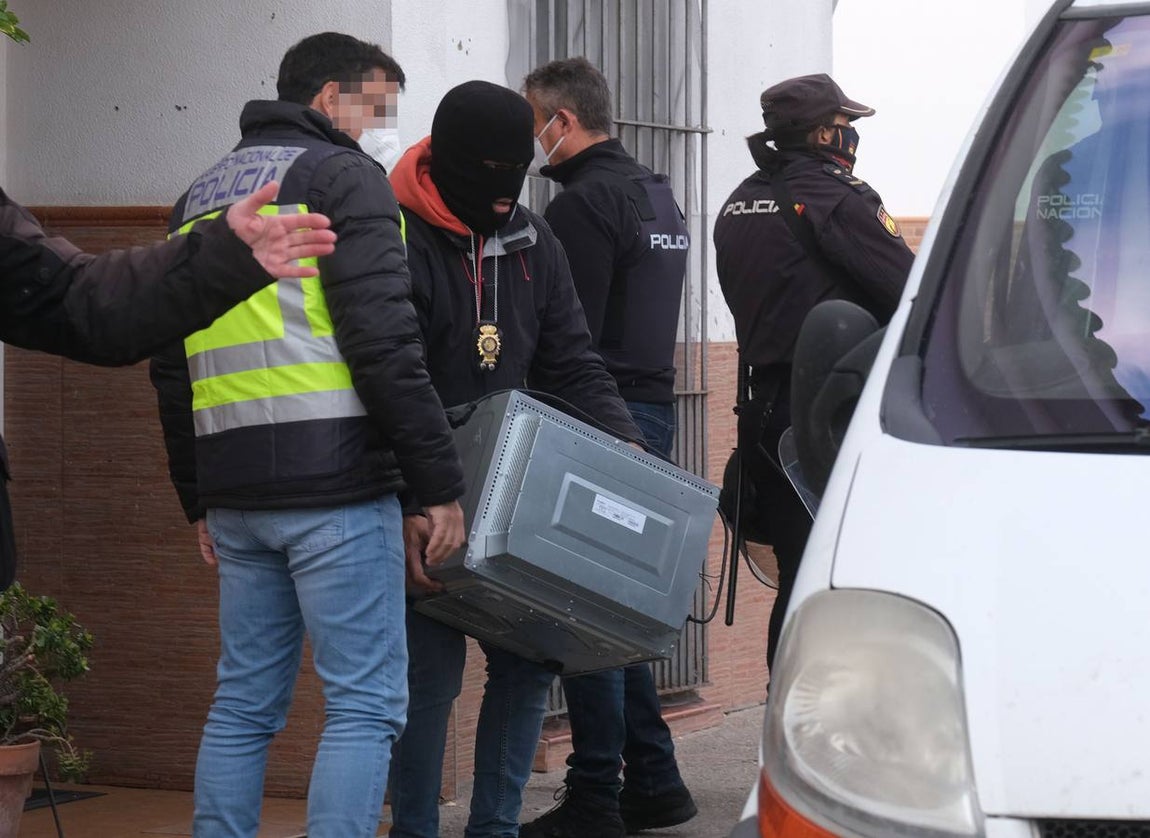 FOTOS: Desmantelado un laboratorio de cocaína en Chiclana