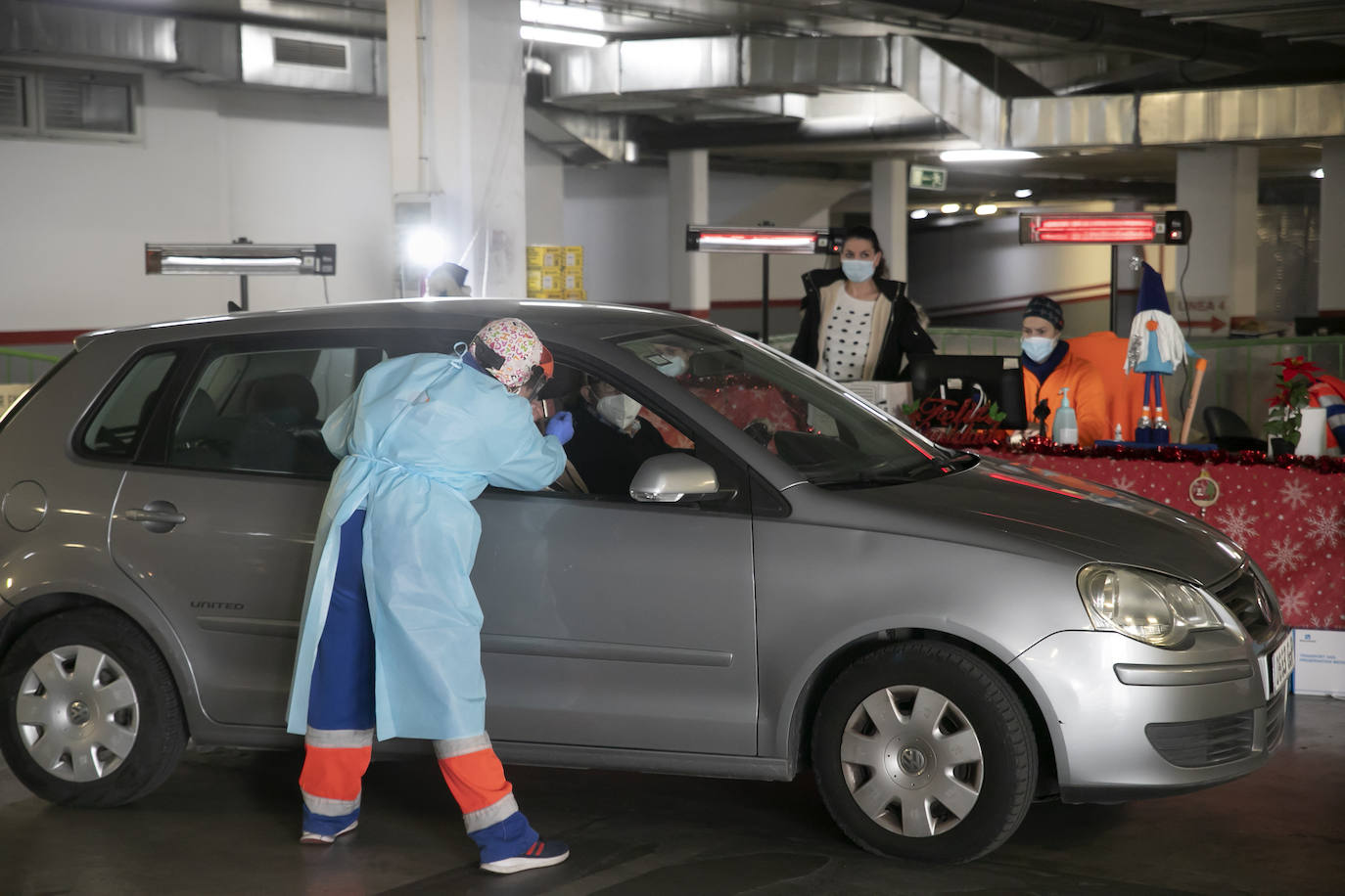 El autocovid del Castilla del Pino en Córdoba multiplica su actividad, en imágenes