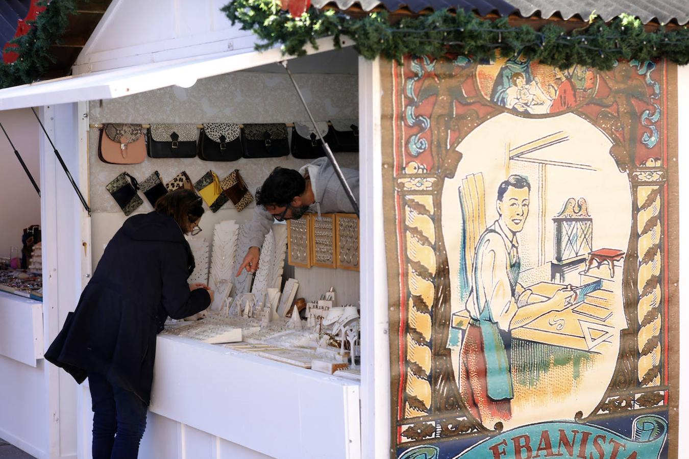 El Mercadillo de Navidad de la plaza de La Corredera, en imágenes