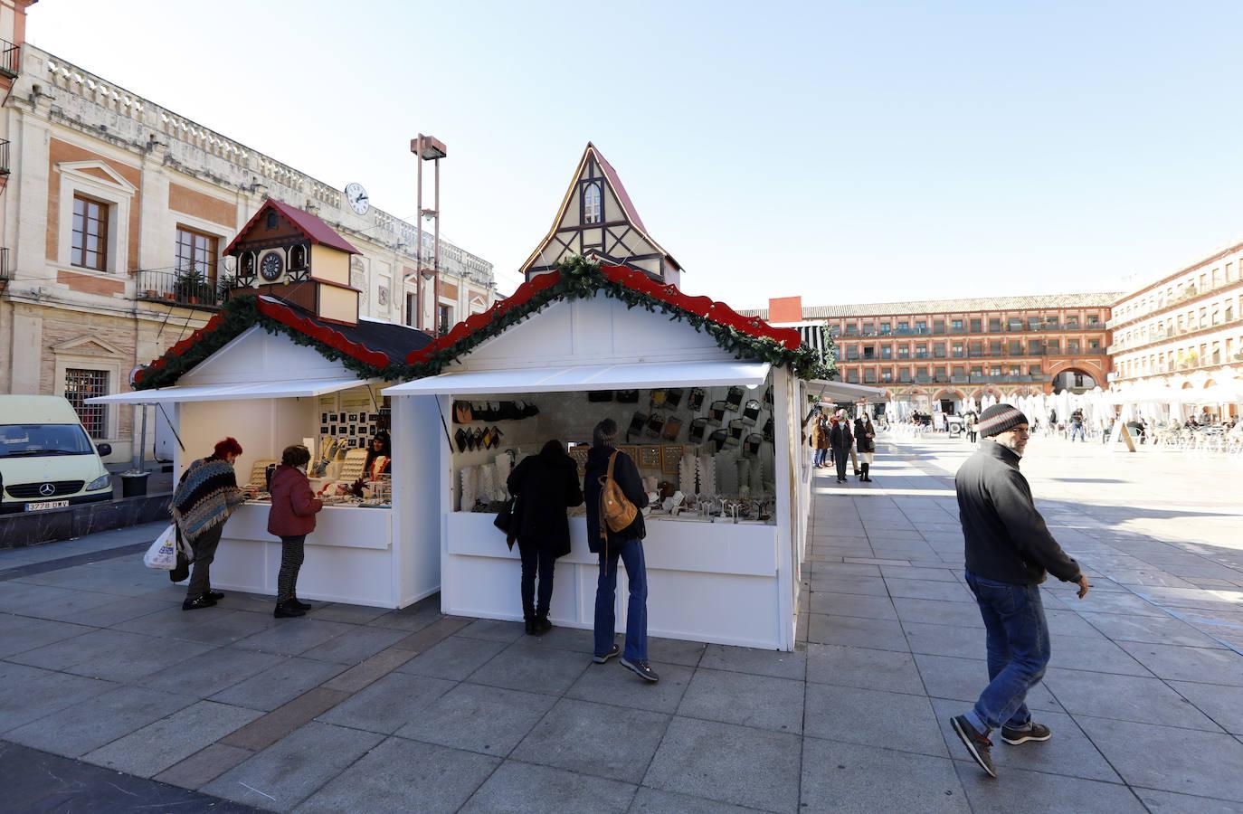 El Mercadillo de Navidad de la plaza de La Corredera, en imágenes