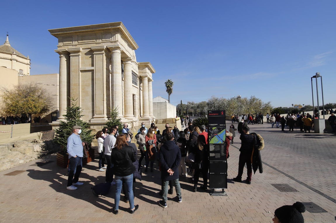 Los turistas durante el puente de la Inmaculada en Córdoba, en imágenes
