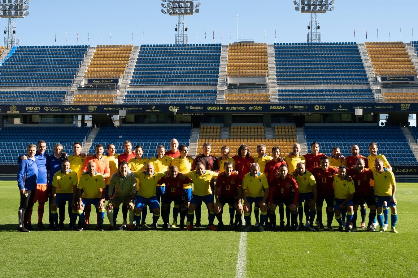 Fotos: El tradicional partido de los Reyes Magos en el estadio del Cádiz CF