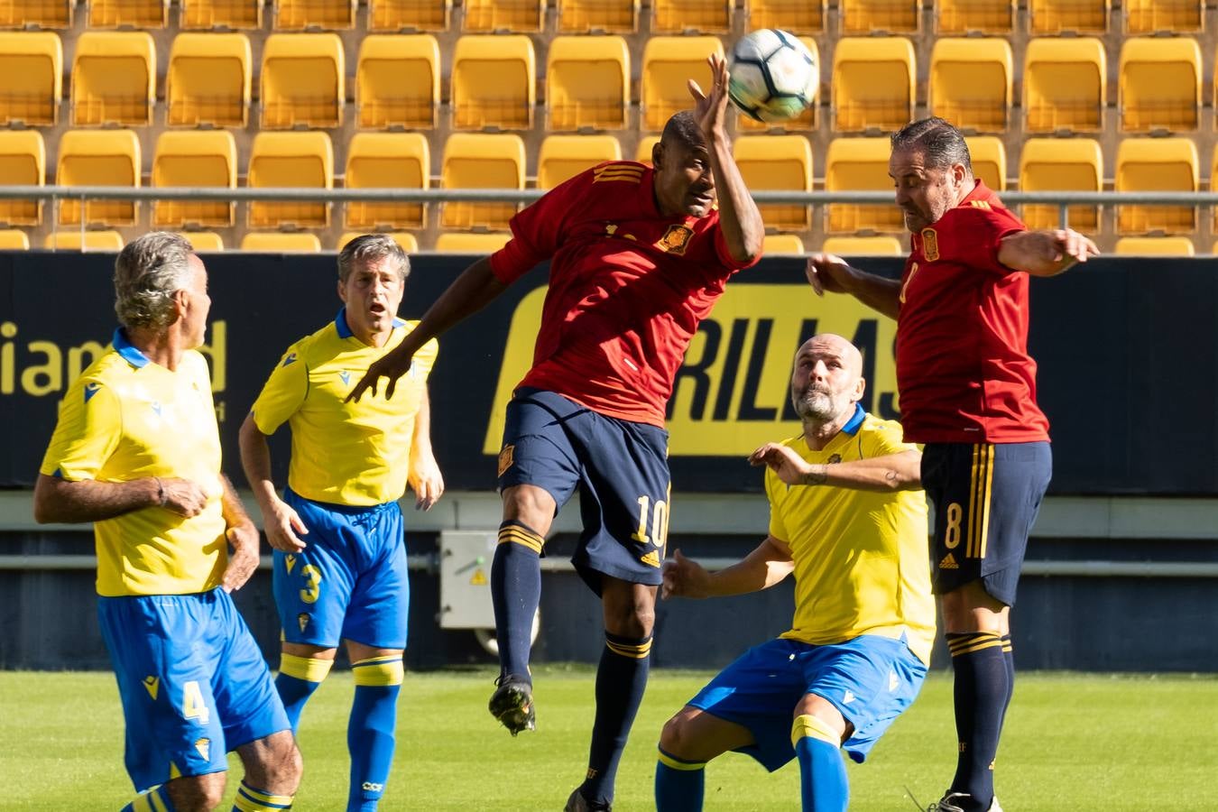 Fotos: El tradicional partido de los Reyes Magos en el estadio del Cádiz CF