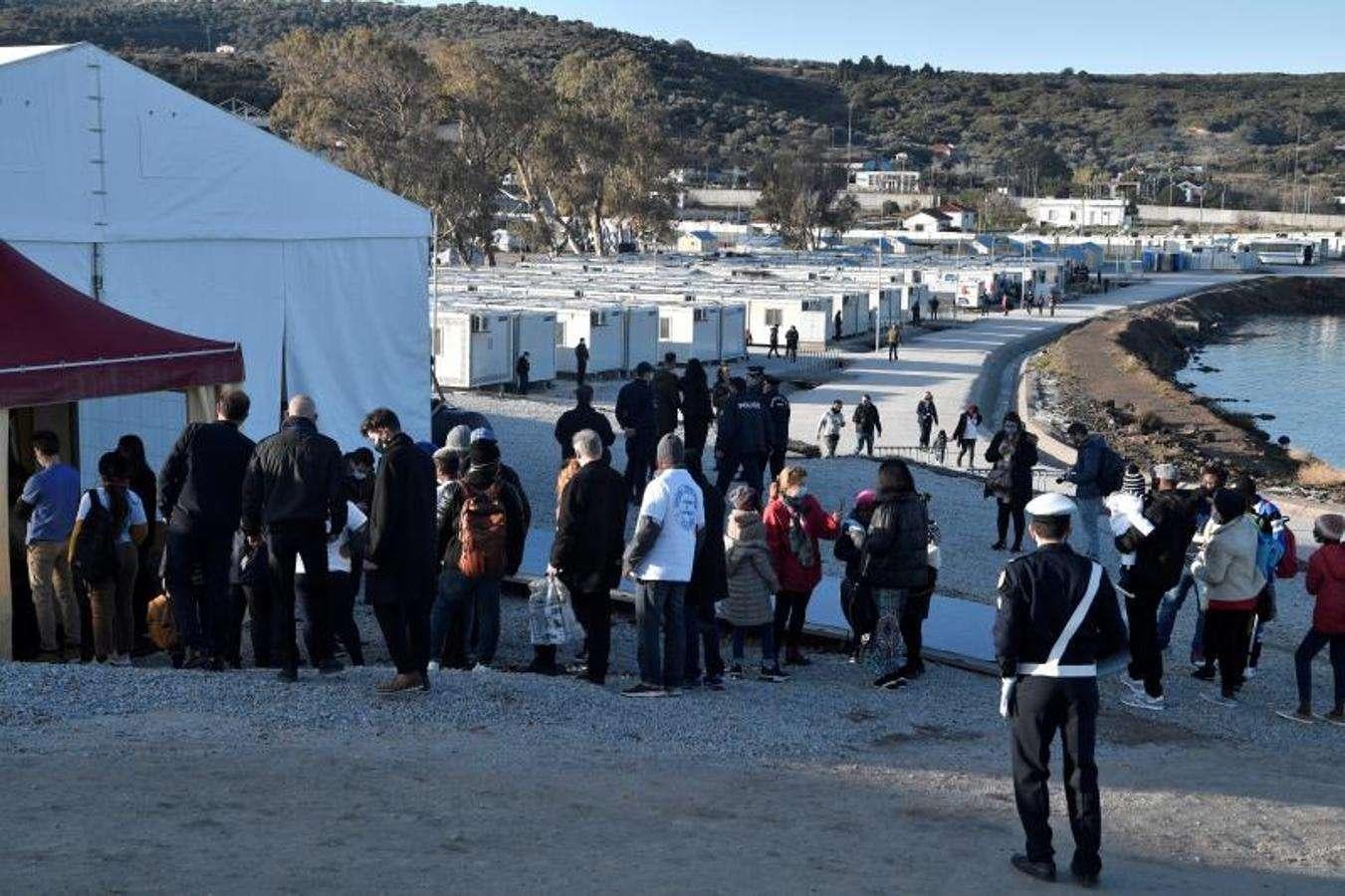 Familias enteras aguardaron pacientes para oir a Francisco. 