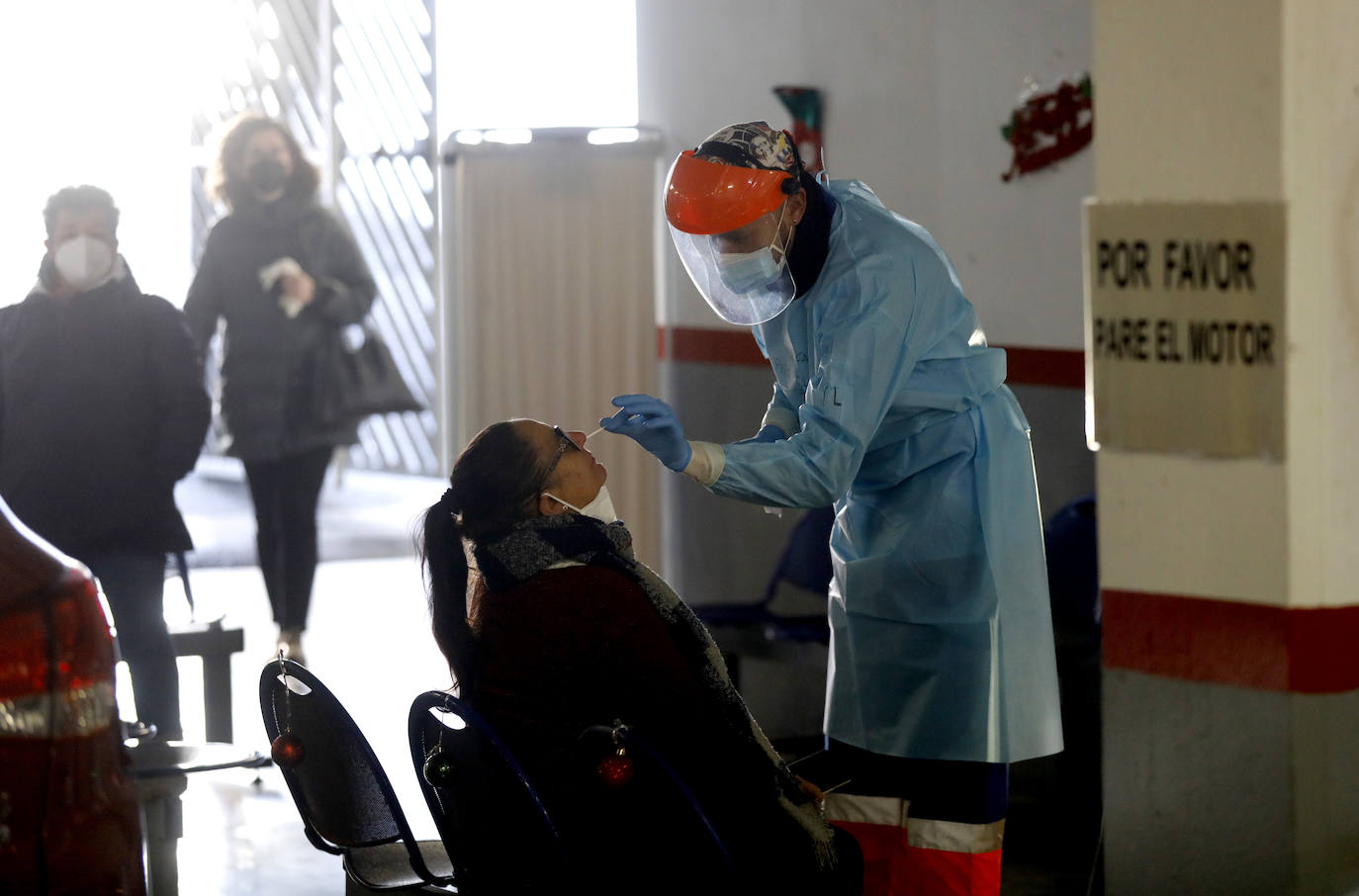 El autocovid del centro Castilla del Pino en Córdoba, en imágenes