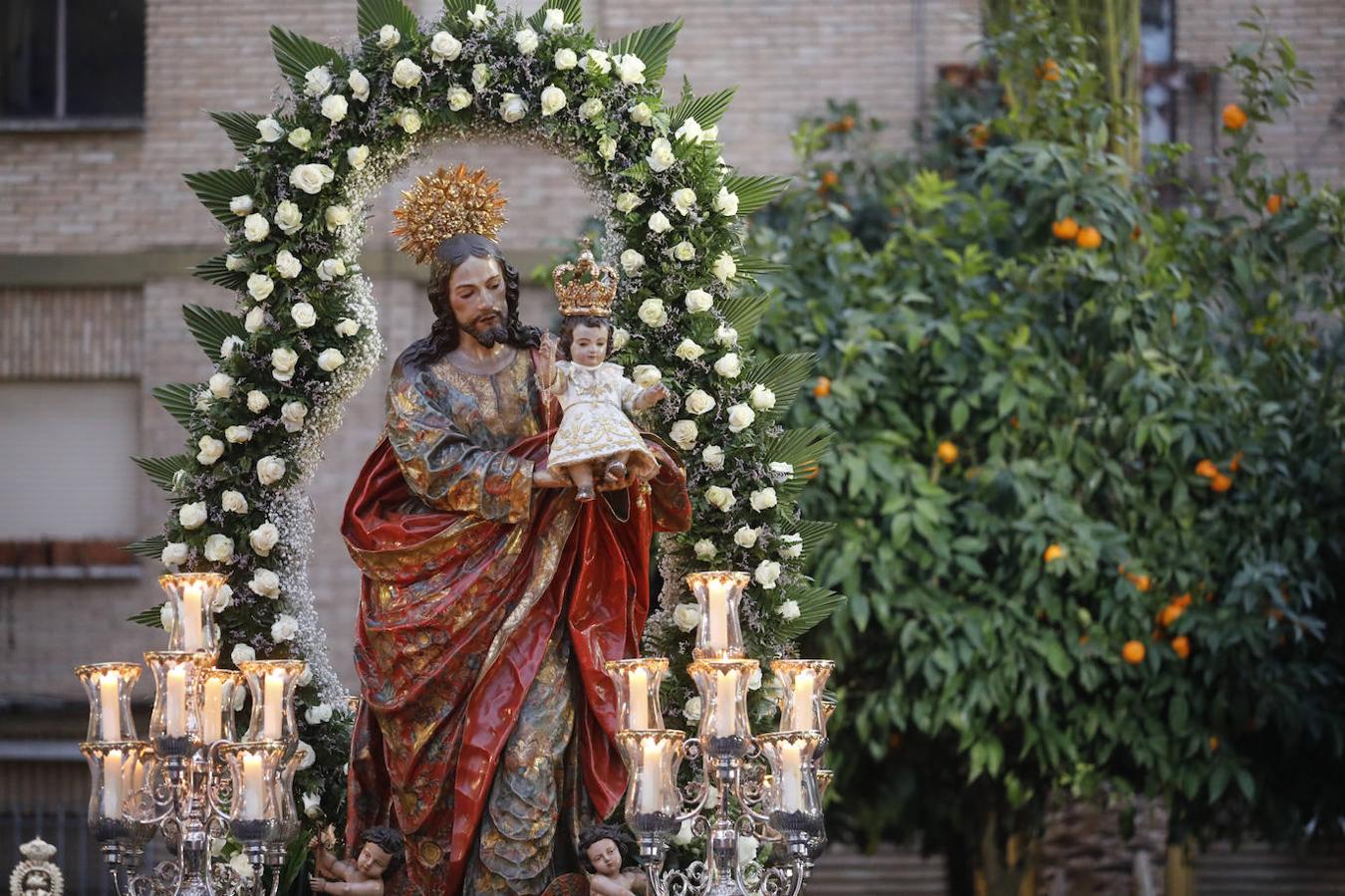 La procesión de la Inmaculada para la Vigilia de los Jóvenes en Córdoba, en imágenes