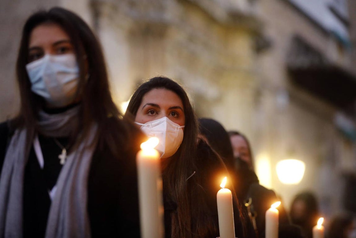 La procesión de la Inmaculada para la Vigilia de los Jóvenes en Córdoba, en imágenes
