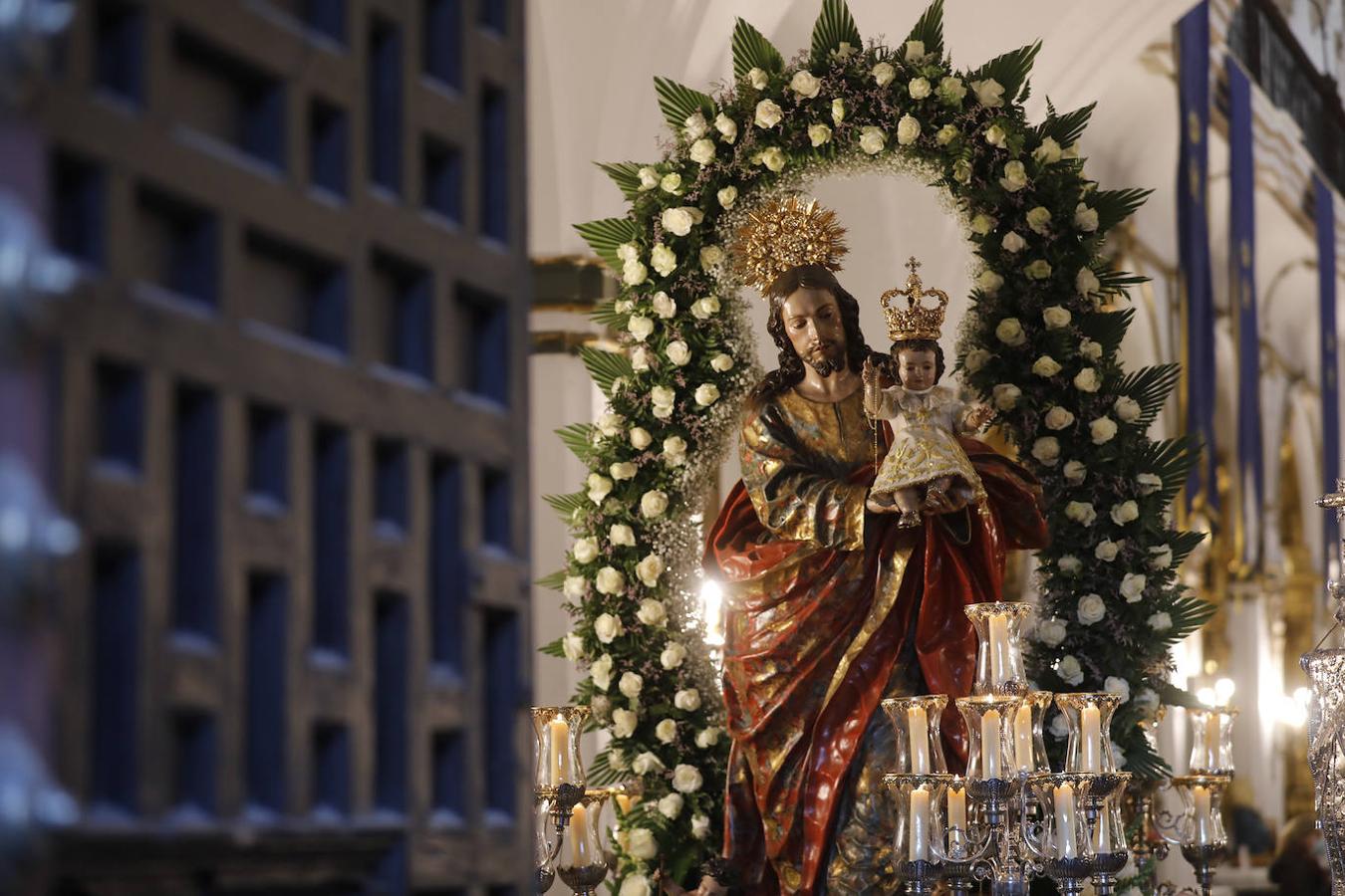 La procesión de la Inmaculada para la Vigilia de los Jóvenes en Córdoba, en imágenes