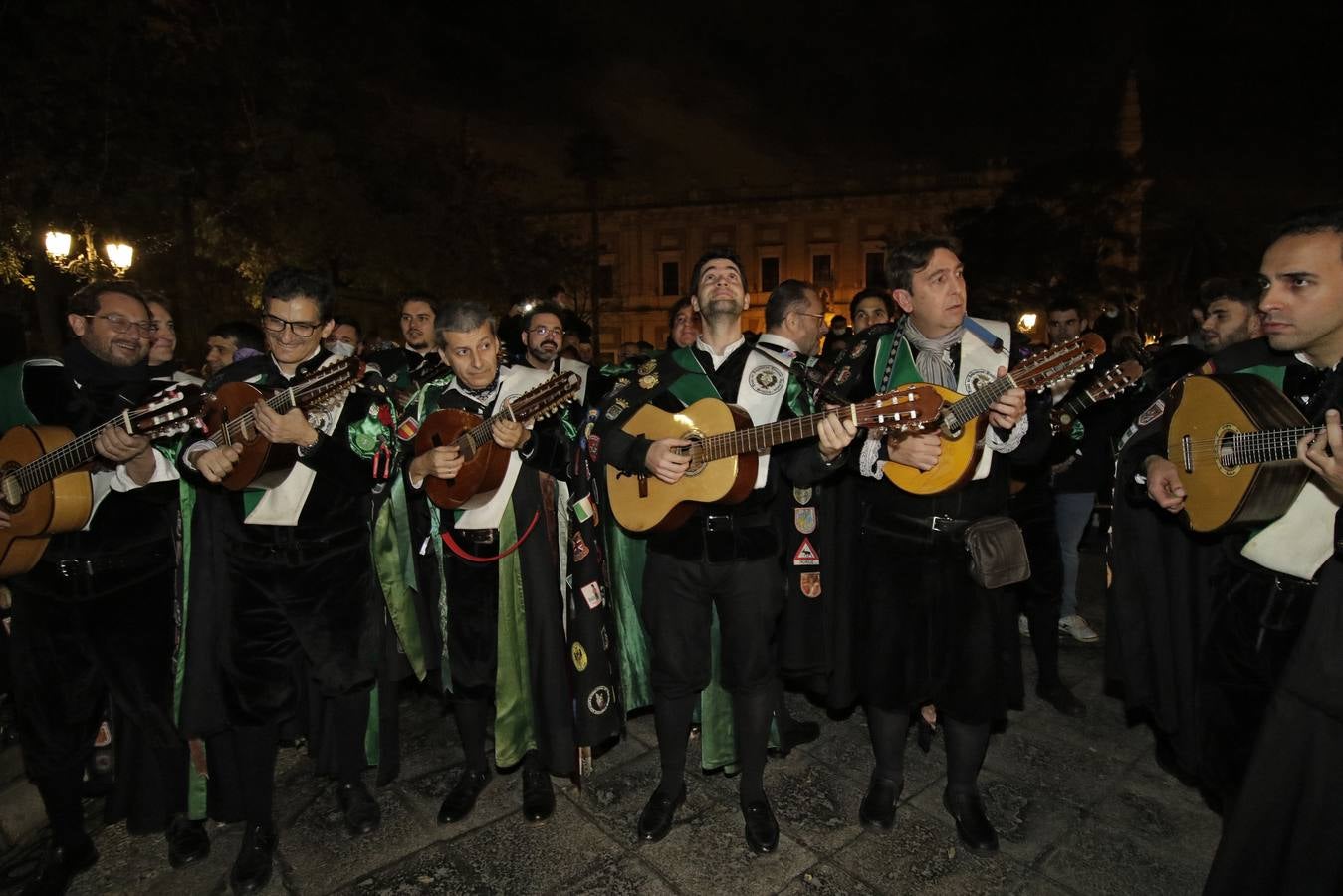 Las tunas le cantan a la Inmaculada