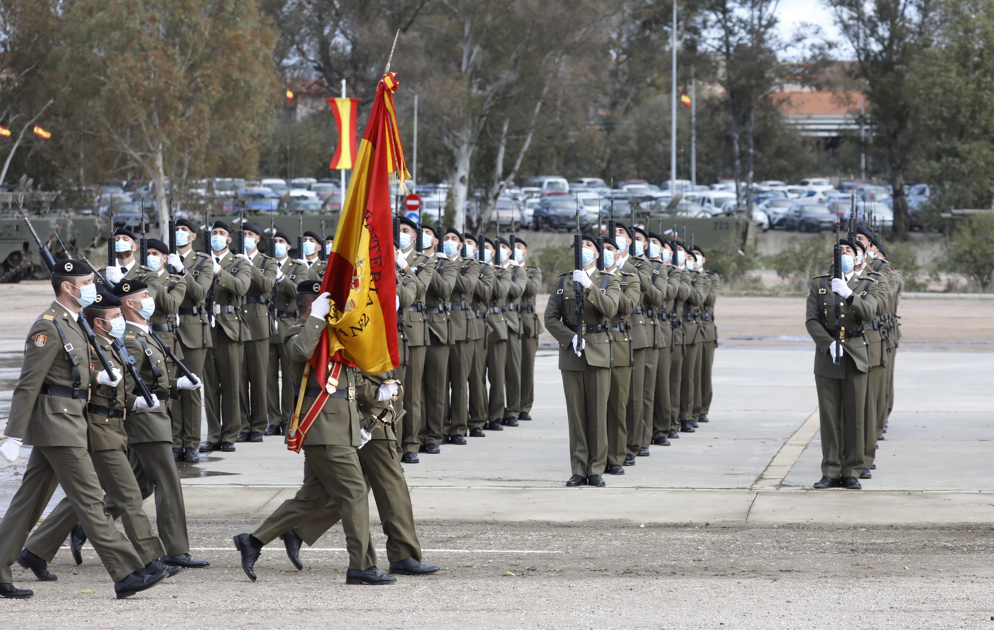 El desfile de la BRI X de Córdoba por el Día de la Inmaculada, en imágenes