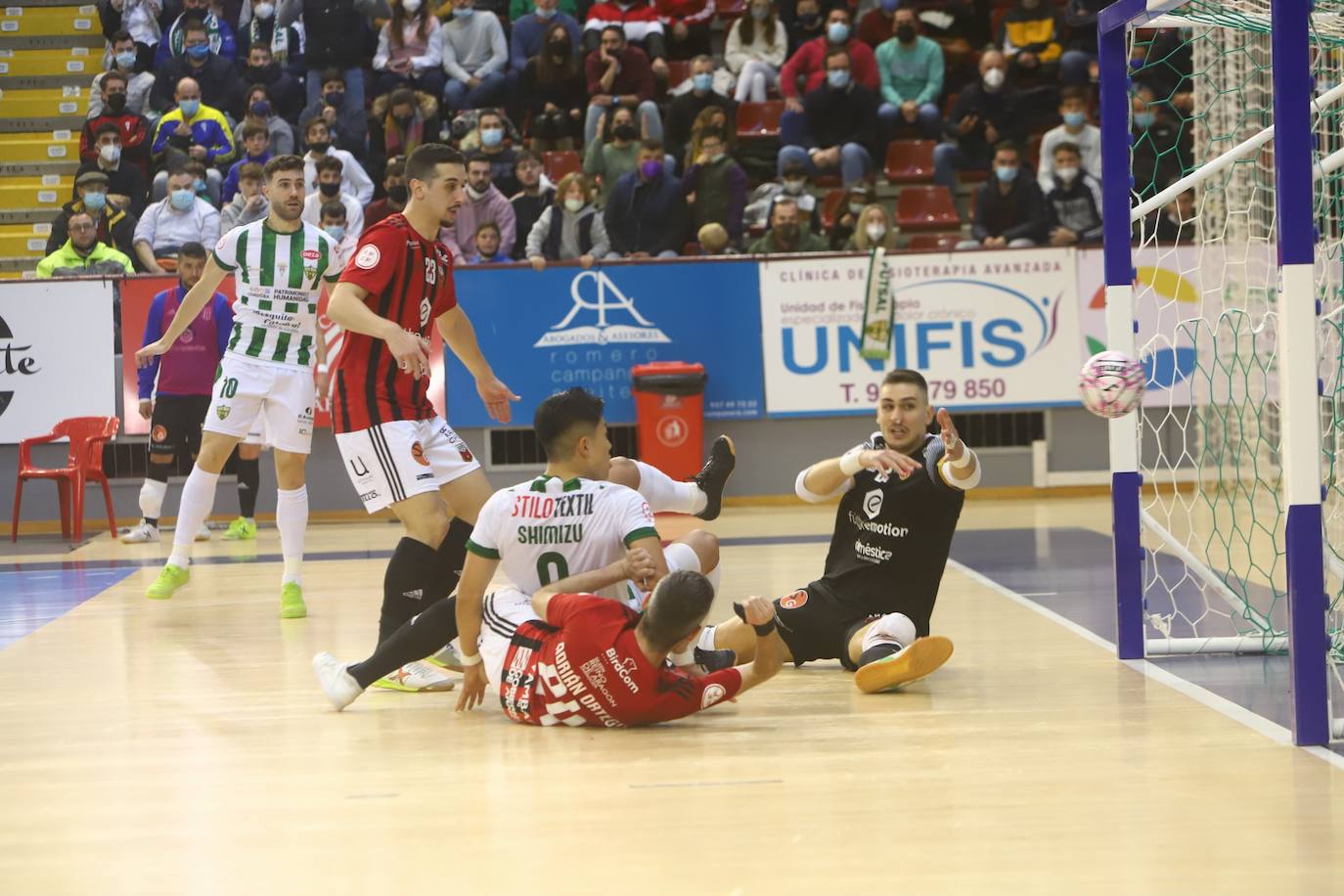 La goleada del Córdoba Patrimonio al Fútbol Emotion Zaragoza, en imágenes