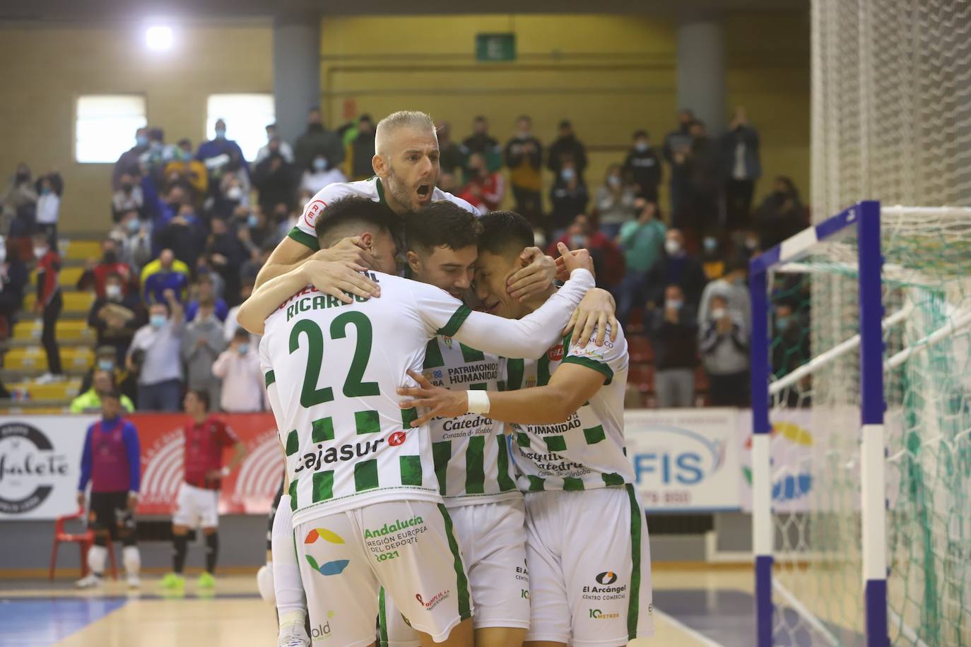 La goleada del Córdoba Patrimonio al Fútbol Emotion Zaragoza, en imágenes