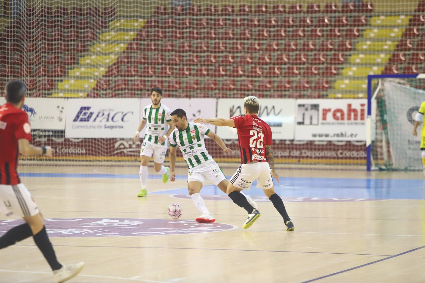 La goleada del Córdoba Patrimonio al Fútbol Emotion Zaragoza, en imágenes